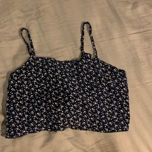 Cropped back tie shirt